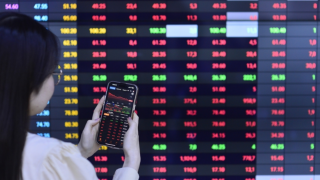 VN-Index áp sát 1.900 điểm: Đà tăng sau Tết còn giữ được bao lâu?