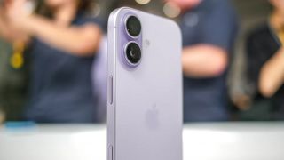 Xuất hiện iPhone 17 cũ giá rẻ kỷ lục sau Tết, tiết kiệm hơn mua mới 5 triệu đồng, so kè Galaxy S26