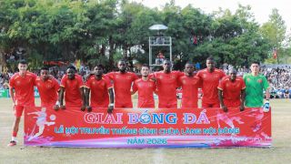 Giải bóng đá hội làng miền Bắc gây sốt: Có cả ngoại binh tham dự, lượng khán giả choáng ngợp