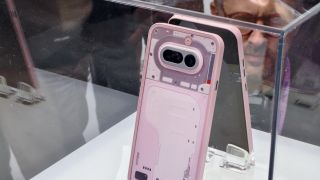 Nothing Phone (4a) lộ diện màu hồng ‘cực phẩm’, sẵn sàng ‘đại chiến’ iPhone 16