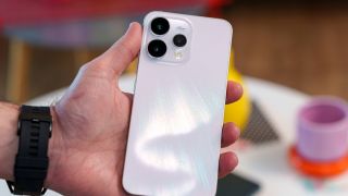 Đây là chiếc điện thoại OPPO giá rẻ, ngoại hình đẹp như iPhone 16 Pro Max đáng mua nhất hiện nay