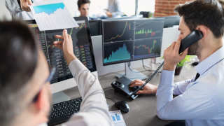 Khối ngoại xả ròng gấp đôi phiên trước, thị trường chao đảo mạnh