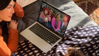 MacBook Air M5 ra mắt: Bộ nhớ tiêu chuẩn 512GB, hiệu năng AI tăng vọt