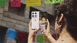 Camera của Motorola Razr Fold được 164 điểm của DXOMARK, vua nhiếp ảnh làng máy gập