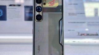 Nubia Neo 5 GT ra mắt: Quạt tản nhiệt tích hợp hiếm thấy, màn hình 144Hz và pin 6.210mAh
