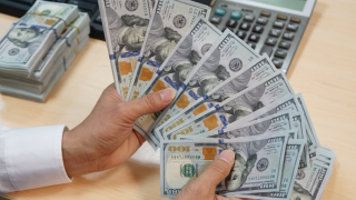 Giá USD hôm nay 9/3: USD tiếp đà tăng, nhiều ngân hàng bán ra trên 26.300 đồng