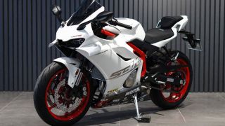 Chính thức ra mắt ‘vua côn tay’ 443cc mới thể thao hơn Yamaha Exciter và Honda Winner R, giá cực rẻ