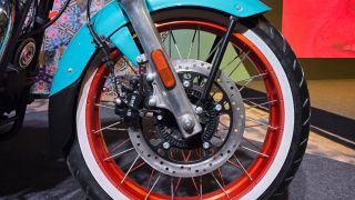 ‘Huyền thoại côn tay’ mới của Anh chính thức ra mắt: Đẳng cấp hơn Honda Winner R, có ABS, giá dễ mua