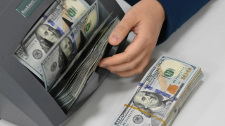 Giá USD hôm nay 10/3: Ngân hàng đồng loạt nâng giá mua USD