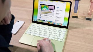 Đừng vội chê MacBook Neo: Chiếc MacBook giá rẻ này có thể là chiếc laptop Apple đáng mua nhất