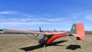 Liều mình lái máy bay xuyên biên giới trốn nghĩa vụ quân sự, người đàn ông nhận cái kết đắng