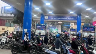 Xăng dầu tăng giá trong đêm 10/3, nguồn khí sản xuất điện cũng chịu áp lực khan hiếm