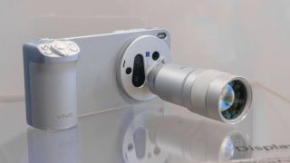 Vivo X300 Ultra tung ảnh chụp bằng camera 200MP, zoom 400mm cực ấn tượng ‘làm khó’ Galaxy S26 Ultra