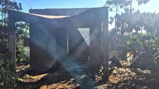 Lâm Đồng: Tình hình đôi vợ chồng nghèo mắc kẹt trong căn nhà bốc cháy trong vườn cà phê