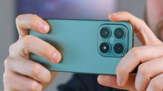 Xiaomi 17 vừa ra mắt đã giảm cực sâu, camera khủng ‘đè bẹp’ iPhone 17e, không ngán Galaxy S26 Ultra