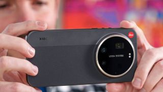 Giá Xiaomi 17 Ultra Limited Leica giảm sâu tháng 3, rẻ hơn Galaxy S26 Ultra có đáng mua?