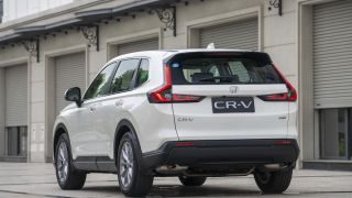 Honda CR-V bản xăng chính thức ra mắt tại Việt Nam: Bổ sung nhiều công nghệ an toàn, giá biến động nhẹ