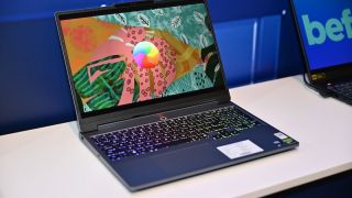 Laptop trang bị Intel Core Ultra Series 3 ra mắt tại Việt Nam, có nhiều trang bị AI