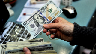 Giá USD hôm nay 18/3: Tỷ giá quay đầu giảm, chợ đen mất mốc 27.100 đồng/USD