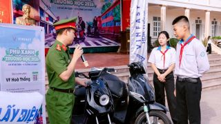 ‘Phủ xanh trường học 2026’ lan tỏa thói quen di chuyển an toàn với xe máy điện