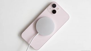 iPhone 13 cũ rẻ bằng nửa máy mới, ngang máy Android tầm trung, thấp hơn iPhone 17e 10 triệu