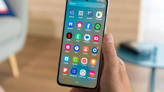 Đây là chiếc Galaxy S giá rẻ nhất tháng 3/2026, vua AI Phone toàn diện áp đảo iPhone 17e