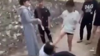 Thanh Hóa: Xôn xao vụ nữ sinh bị đánh hội đồng đến bất tỉnh, lộ thái độ khó hiểu của người đứng xem