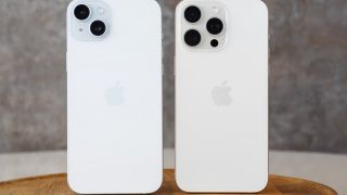 Đây là chiếc iPhone Plus màn to pin trâu giá rẻ nhất Việt Nam tháng 3/2026, so kè cực gắt với Galaxy S26 Plus