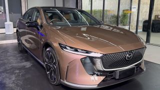 Mazda chính thức ra mắt mẫu sedan hạng D điện cực đẹp giá 818 triệu đồng: Khắc chế cứng Toyota Camry