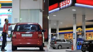 Giá xăng tại một nước láng giềng Việt Nam tăng mạnh, sát 80.000 đồng/lít, kéo chi phí nhiên liệu châu Á leo thang