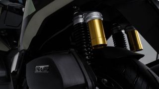 Tin xe trưa 23/3: Honda chính thức ra mắt ‘kẻ thay thế’ Air Blade giá 59 triệu đồng, trang bị như SH