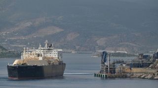 Mỹ dọa cắt ‘ưu đãi’ năng lượng: Sức ép nghẹt thở khiến EU đối mặt nguy cơ sụp đổ kinh tế?