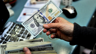 Tỷ giá USD Vietcombank hôm nay biến động bất ngờ, chợ đen giảm mạnh