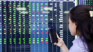 Phiên 25/3: Hàng loạt cổ phiếu trụ cột tăng mạnh, VN-Index lập đỉnh nửa tháng