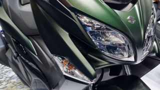 Suzuki chính thức ra mắt ‘huyền thoại xe ga’ mới chất hơn Honda SH: Có phanh ABS 2 kênh, giá hấp dẫn