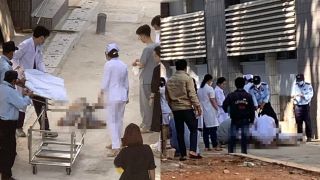 Hiện trường người đàn ông tử vong khi rơi từ tầng lầu bệnh viện tại Lâm Đồng: Diễn biến ra sao? 