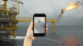 Có thật không! Xăng tăng thì giá iPhone, Android cũng sẽ lao lên vùn vụt?