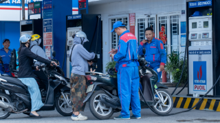 Hai nhà máy lọc dầu tăng công suất, thu xếp nguồn dầu thô, thông tin nguồn cung gây chú ý