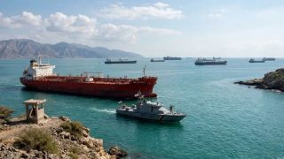 Iran cho phép 10 tàu dầu qua eo biển Hormuz: Giá dầu thế giới lập tức nhảy múa