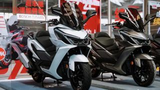 ‘Vua xe ga’ mới chính thức ra mắt: Trang bị phanh ABS kênh đôi và TCS xịn như Honda SH mà giá rẻ hơn