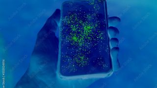 Sốc: Điện thoại bẩn gấp 10 lần bồn cầu, bạn có biết đang cầm cả 'ổ vi khuẩn' trên tay mỗi ngày?