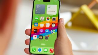 Đây là chiếc iPhone Plus màn lớn pin khỏe giá rẻ nhất tháng 4/2026, đáng mua hơn nhiều iPhone 17e