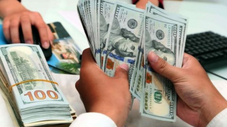 Tỷ giá USD hôm nay: Vietcombank, BIDV nhích nhẹ, chợ đen bật tăng trở lại