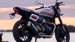 ‘Vua côn tay’ Anh 349cc mới chính thức ra mắt: Phân khúc cao hơn Yamaha Exciter, giá 60 triệu đồng