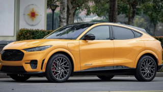 Khó tin nhưng là sự thật: SUV điện gần 400 mã lực của Ford giảm tới 900 triệu đồng