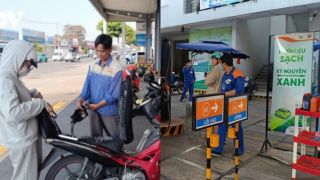 Lộ trình bán xăng E10 tại TP.HCM, lý do nhiều cửa hàng xăng dầu chưa bán dù hạn chót 4/2026?