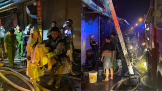 Hà Nội: Cháy nhà 4 tầng rạng sáng, 2 người mắc kẹt được giải cứu kịp thời