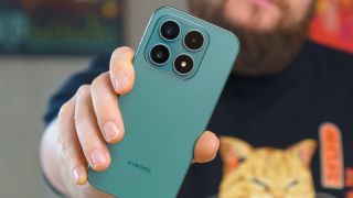 Vua flagship nhỏ gọn Xiaomi 17 giảm sâu, pin trâu ‘đè bẹp’ iPhone 17, camera xịn ‘đại chiến’ Galaxy S26