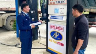 Giá xăng dầu hôm nay biến động mạnh, một tỉnh ra chỉ đạo khẩn tránh 'đứt gãy' nguồn cung