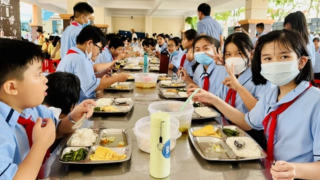 Nóng: TPHCM đồng loạt rà soát hàng trăm cơ sở cung cấp suất ăn học đường